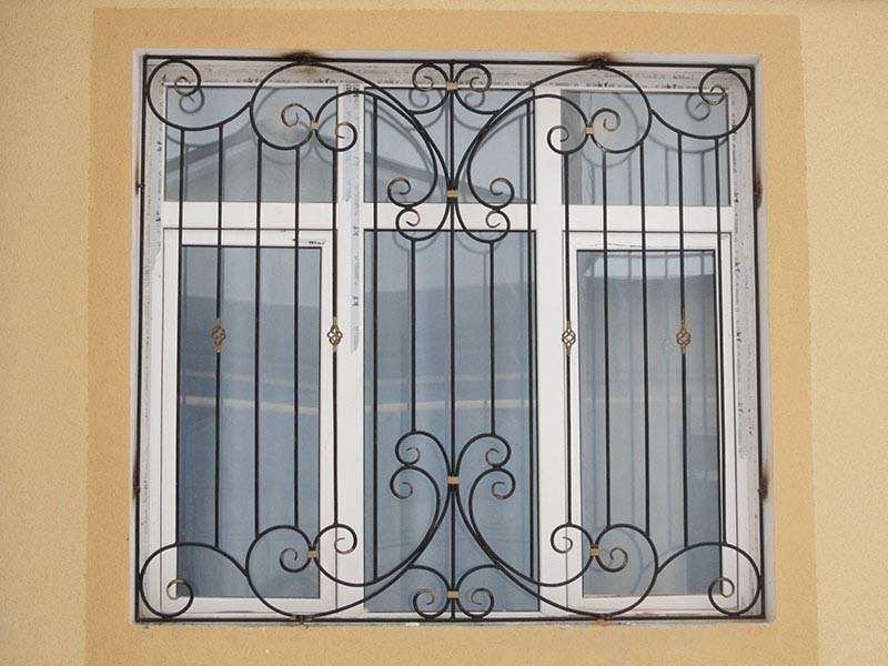 Установка решеток на окнах