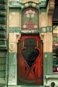 metal-wood-exterior-doors-vintage-style-antique-4