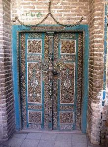 metal-wood-exterior-doors-vintage-style-antique-8